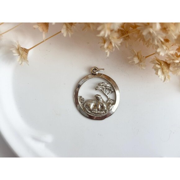 Meercat in a Tree Figural Sterling Silver 925 Vintage Pendant | Charm - Picture 3 of 12